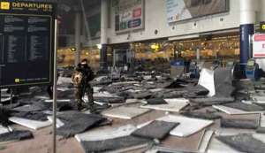 L'aeroporto di Bruxelles dilaniato dall'esplosione