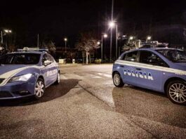 Ancona, peruviano ubriaco fugge alla polizia